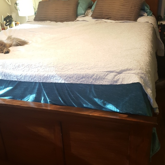 SOLD**Queen Mission Hill Mindi Wood Storage Bed - Picture 5 of 6